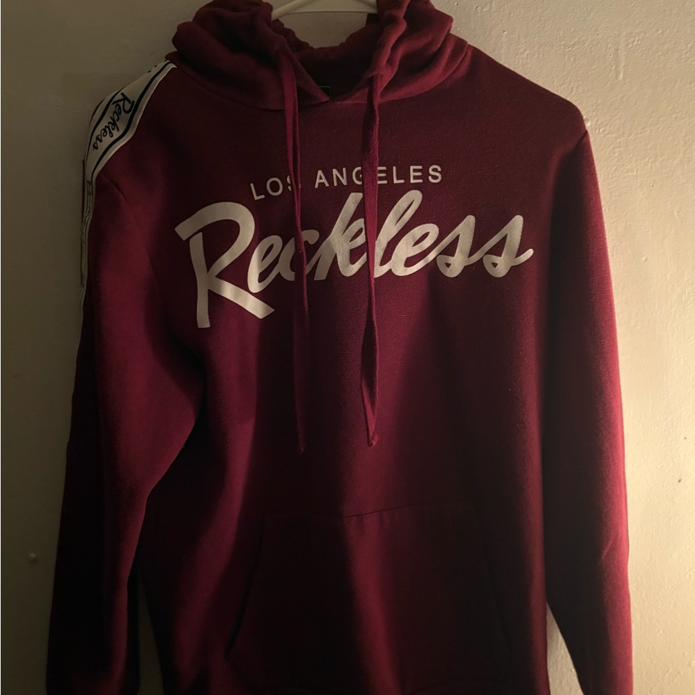 Young & Reckless Burgundy Sweater 25$